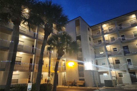 Copropriété à louer à Bradenton, Floride: 2 chambres, 106.28 m2 № 2214589 - photo 4