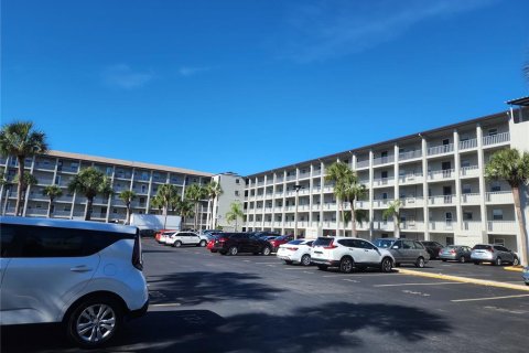 Copropriété à louer à Bradenton, Floride: 2 chambres, 106.28 m2 № 2214589 - photo 3