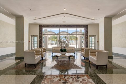 Снять в аренду кондоминиум в Майами-Бич, Флорида 64.47м2, № 1958286 - фото 16