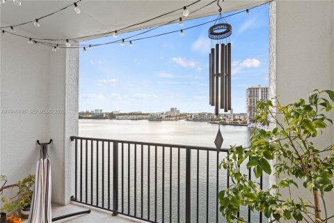 Condominio en Sunny Isles Beach, Florida, 2 dormitorios  № 2029492