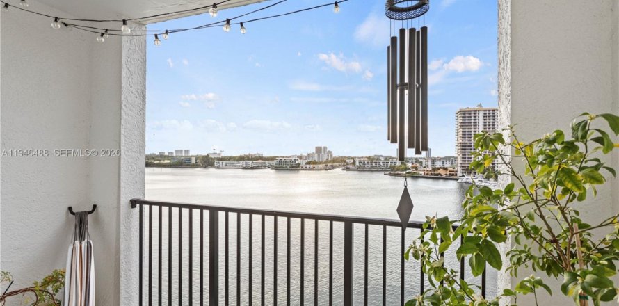 Condominio en Sunny Isles Beach, Florida, 2 dormitorios  № 2029492