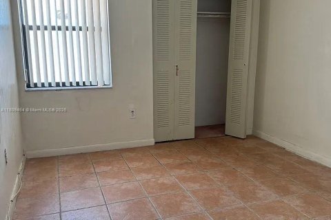 Touwnhouse à vendre à Hialeah, Floride: 3 chambres, 130.06 m2 № 1749971 - photo 9