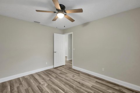 Villa ou maison à vendre à Vero Beach, Floride: 3 chambres, 107.86 m2 № 2431557 - photo 16