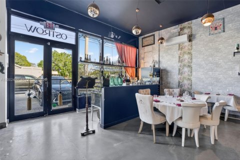 Купить коммерческую недвижимость в Майами, Флорида № 2066329 - фото 4