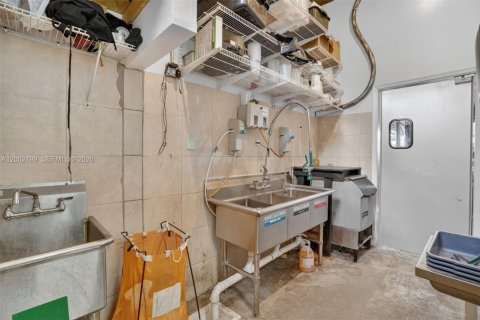 Купить коммерческую недвижимость в Майами, Флорида № 2066329 - фото 20