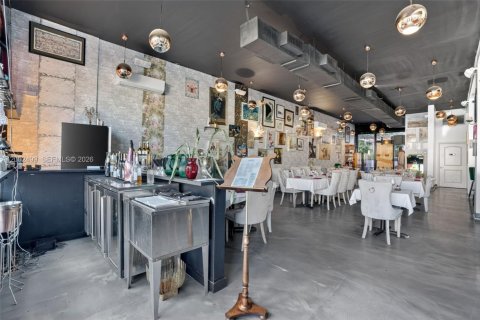 Купить коммерческую недвижимость в Майами, Флорида № 2066329 - фото 3