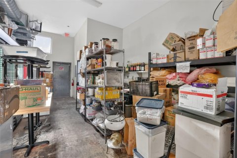 Купить коммерческую недвижимость в Майами, Флорида № 2066329 - фото 25