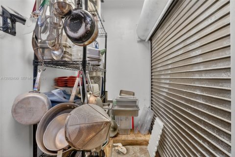 Купить коммерческую недвижимость в Майами, Флорида № 2066329 - фото 21