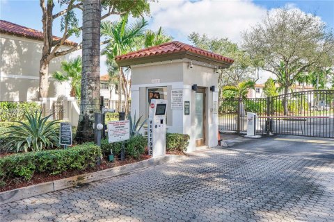 Adosado en alquiler en Miami Lakes, Florida, 3 dormitorios, 187.2 m2 № 1993599 - foto 4