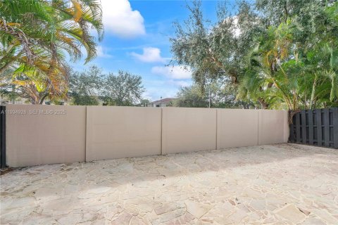 Adosado en alquiler en Miami Lakes, Florida, 3 dormitorios, 187.2 m2 № 1993599 - foto 29