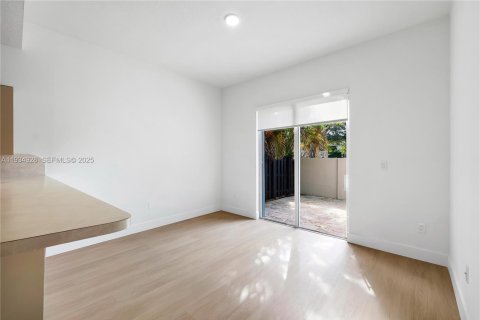 Adosado en alquiler en Miami Lakes, Florida, 3 dormitorios, 187.2 m2 № 1993599 - foto 17