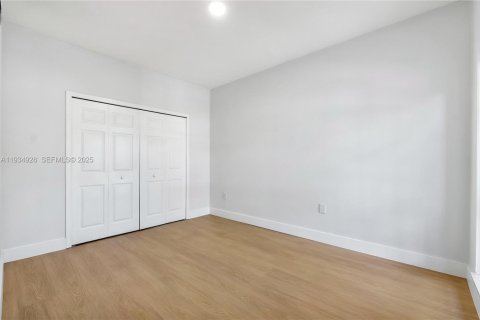 Adosado en alquiler en Miami Lakes, Florida, 3 dormitorios, 187.2 m2 № 1993599 - foto 27