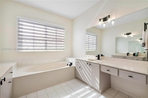 Adosado en alquiler en Miami Lakes, Florida, 3 dormitorios, 187.2 m2 № 1993599 - foto 21