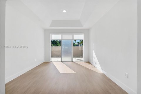 Adosado en alquiler en Miami Lakes, Florida, 3 dormitorios, 187.2 m2 № 1993599 - foto 7