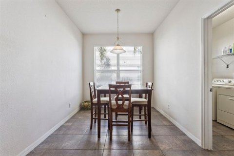 Casa en venta en Mount Dora, Florida, 4 dormitorios, 214.33 m2 № 2208222 - foto 5