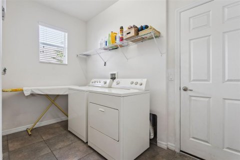Casa en venta en Mount Dora, Florida, 4 dormitorios, 214.33 m2 № 2208222 - foto 25