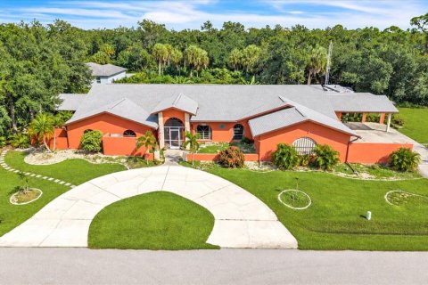 Villa ou maison à Port Charlotte, Floride 4 chambres, 481.05 m2 № 2425208