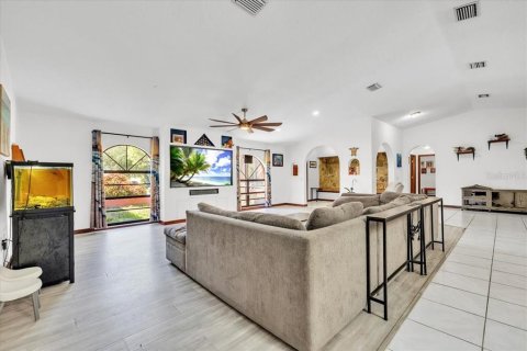 Villa ou maison à vendre à Port Charlotte, Floride: 4 chambres, 481.05 m2 № 2425208 - photo 7