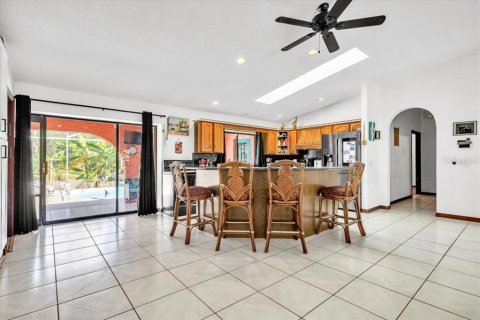 Villa ou maison à vendre à Port Charlotte, Floride: 4 chambres, 481.05 m2 № 2425208 - photo 9