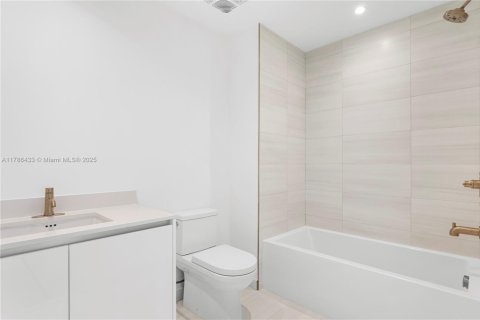Condominio en venta en Miami, Florida, 3 dormitorios, 171.03 m2 № 1701798 - foto 21