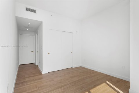 Condominio en venta en Miami, Florida, 3 dormitorios, 171.03 m2 № 1701798 - foto 17