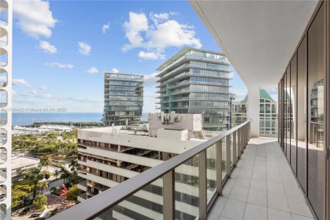 Condominio en venta en Miami, Florida, 3 dormitorios, 171.03 m2 № 1701798 - foto 28