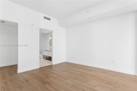 Condominio en venta en Miami, Florida, 3 dormitorios, 171.03 m2 № 1701798 - foto 9