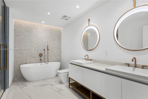 Condominio en venta en Miami, Florida, 3 dormitorios, 171.03 m2 № 1701798 - foto 11