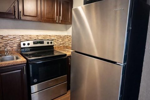 Propiedad comercial en alquiler en Miami, Florida, 1 dormitorio, 37.16 m2 № 2088510 - foto 4