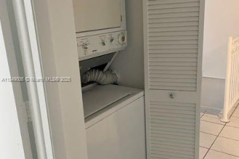 Снять в аренду кондоминиум в Майами, Флорида 2 спальни, 108.7м2, № 1850605 - фото 21