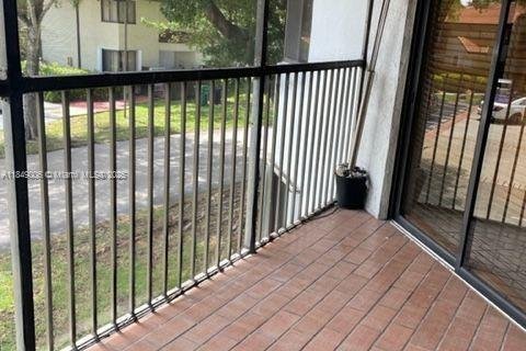 Снять в аренду кондоминиум в Майами, Флорида 2 спальни, 108.7м2, № 1850605 - фото 13