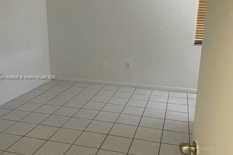 Снять в аренду кондоминиум в Майами, Флорида 2 спальни, 108.7м2, № 1850605 - фото 10