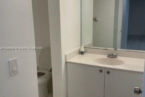 Снять в аренду кондоминиум в Майами, Флорида 2 спальни, 108.7м2, № 1850605 - фото 19