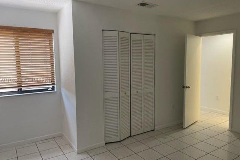 Снять в аренду кондоминиум в Майами, Флорида 2 спальни, 108.7м2, № 1850605 - фото 11