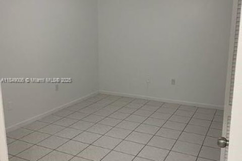 Снять в аренду кондоминиум в Майами, Флорида 2 спальни, 108.7м2, № 1850605 - фото 20