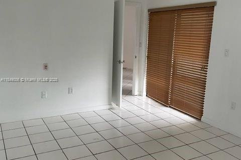 Снять в аренду кондоминиум в Майами, Флорида 2 спальни, 108.7м2, № 1850605 - фото 6