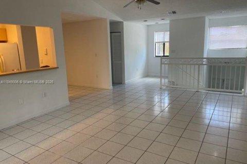 Снять в аренду кондоминиум в Майами, Флорида 2 спальни, 108.7м2, № 1850605 - фото 4