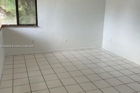 Снять в аренду кондоминиум в Майами, Флорида 2 спальни, 108.7м2, № 1850605 - фото 5