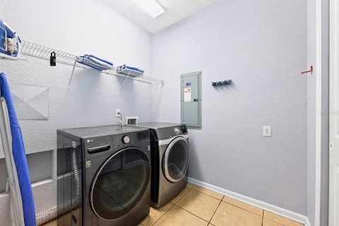 Condo in Orlando, Florida, 3 bedrooms  № 2383575 - photo 22