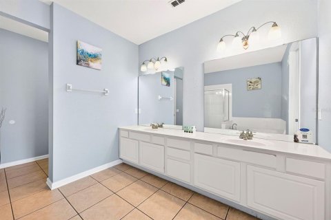 Condo in Orlando, Florida, 3 bedrooms  № 2383575 - photo 16