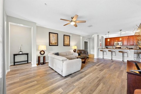 Condo in Orlando, Florida, 3 bedrooms  № 2383575 - photo 11