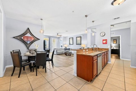 Condo in Orlando, Florida, 3 bedrooms  № 2383575 - photo 9