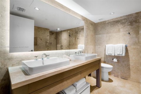 Condo in Miami Beach, Florida, 2 bedrooms  № 2022977 - photo 23