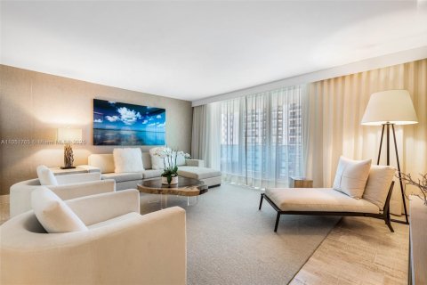 Condo in Miami Beach, Florida, 2 bedrooms  № 2022977 - photo 6