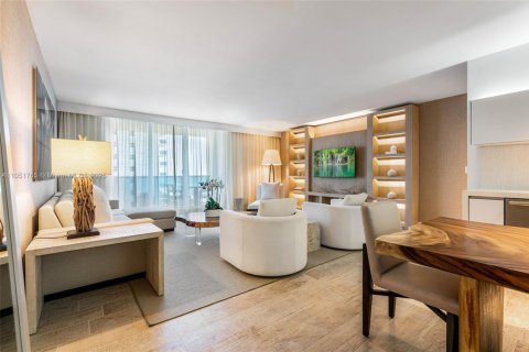 Condo in Miami Beach, Florida, 2 bedrooms  № 2022977 - photo 9