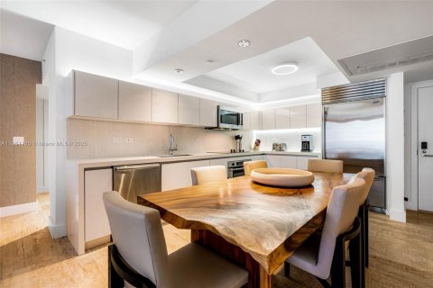 Condo in Miami Beach, Florida, 2 bedrooms  № 2022977 - photo 3