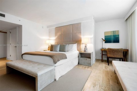 Condo in Miami Beach, Florida, 2 bedrooms  № 2022977 - photo 21