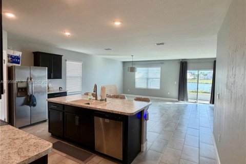 Casa en venta en St. Lucie, Florida, 4 dormitorios, 179.67 m2 № 2011125 - foto 6