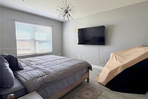 Casa en venta en St. Lucie, Florida, 4 dormitorios, 179.67 m2 № 2011125 - foto 7