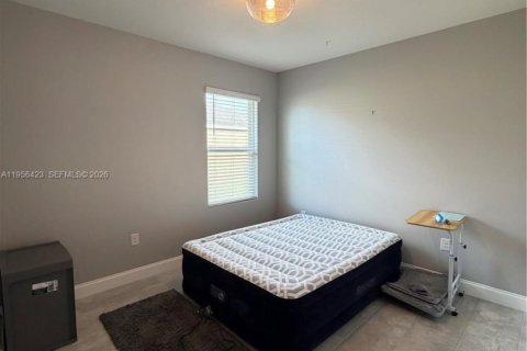 Casa en venta en St. Lucie, Florida, 4 dormitorios, 179.67 m2 № 2011125 - foto 12